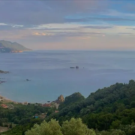 Lil' Fam Farm - 10min Σπίτι διακοπών